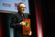 <span style='display:inline-block; background-color:#DF071E; width: 100%;padding:5px;'>Tim Burton - Prix Lumière 2022 </span>