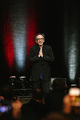 <span style='display:inline-block; background-color:#DF071E; width: 100%;padding:5px;'>Tim Burton - Prix Lumière 2022 </span>