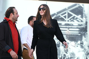 <span style='display:inline-block; background-color:#DF071E; width: 100%;padding:5px;'>Vincent Macaigne & Monica Bellucci </span>
