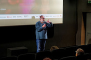 <span style='display:inline-block; background-color:#DF071E; width: 100%;padding:5px;'>Laurent Delmas (journaliste et critique de cinéma, auteur, ambassadeur Lumière 2024) </span>