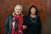 <span style='display:inline-block; background-color:#DF071E; width: 100%;padding:5px;'>Pierre Arditi et Sabine Azéma</span>
