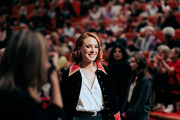 <span style='display:inline-block; background-color:#DF071E; width: 100%;padding:5px;'>Lætitia Dosch</span>