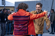 <span style='display:inline-block; background-color:#DF071E; width: 100%;padding:5px;'>Raphaël Personnaz</span>