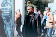 <span style='display:inline-block; background-color:#DF071E; width: 100%;padding:5px;'>François-Xavier Demaison</span>