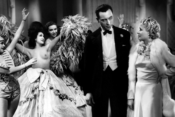 UN-CARNET-DE-BAL UN-CARNET-DE-BAL