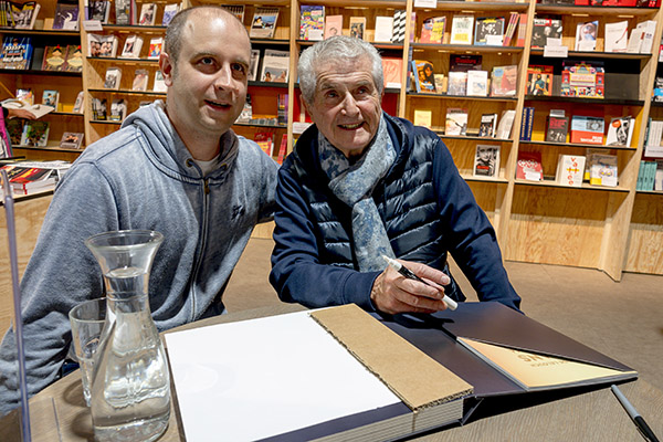 <span style='display:inline-block; background-color:#DF071E; width: 100%;padding:5px;'>Signature de Claude Lelouch</span>