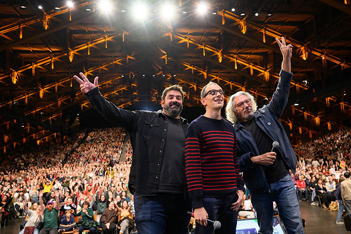 <span style='display:inline-block; background-color:#DF071E; width: 100%;padding:5px;'>SÉANCE ÉVÉNEMENT Astérix et Obélix : Le Combat des chefs</span>