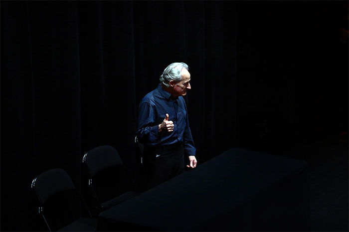 <span style='display:inline-block; background-color:#DF071E; width: 100%;padding:5px;'>MASTER CLASS Rencontre avec Michael Mann</span>