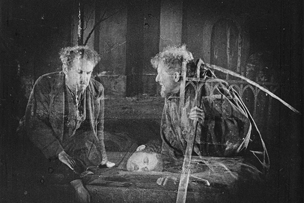 La-Charrette-fantôme-Coll-Positif-Michel-Ciment-actu La-Charrette-fantôme-Coll-Positif-Michel-Ciment-actu